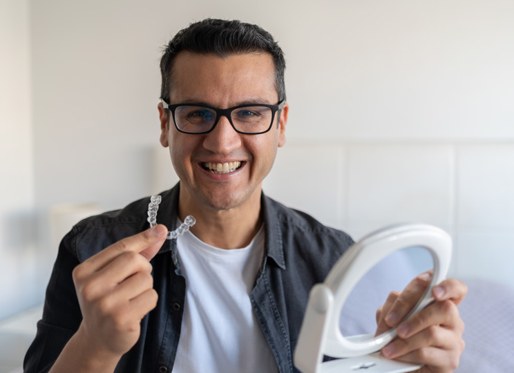 Clear aligners and braces for adults Clear aligners and braces for adults