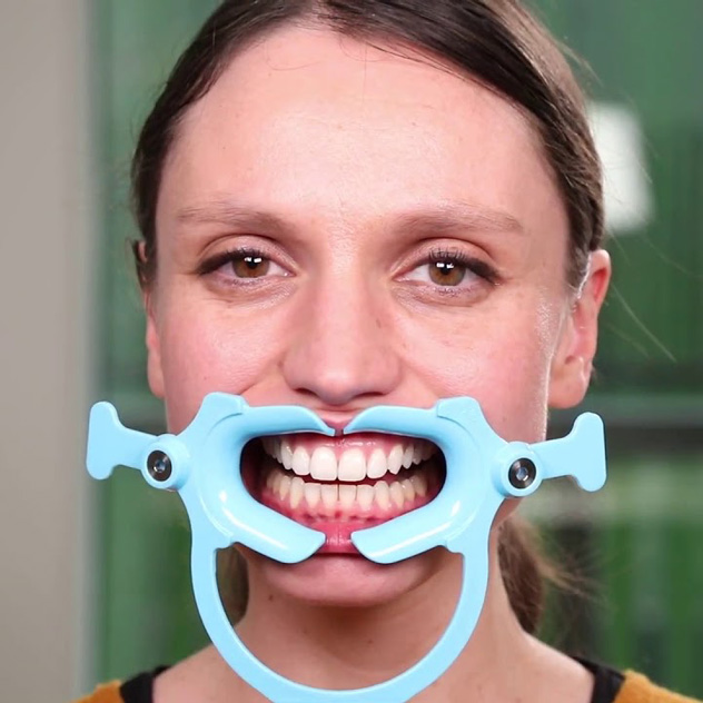 Smarter Invisalign® treatment with Dental Monitoring Smarter Invisalign® treatment with Dental Monitoring